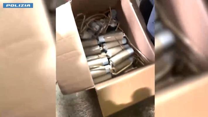 Sequestrata fabbrica illegale di fuochi d'artificio nel Napoletano