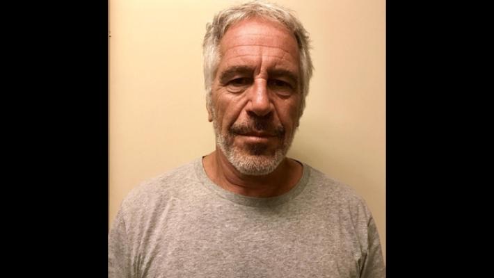 Nei file su Jeffrey Epstein trovati i nomi di oltre 1.200 vittime