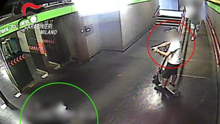 Accusato di violenza su due ragazzine, arrestato 19enne