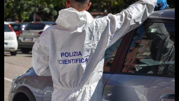 Anziano trovato morto in casa, ha ferita da arma da fuoco