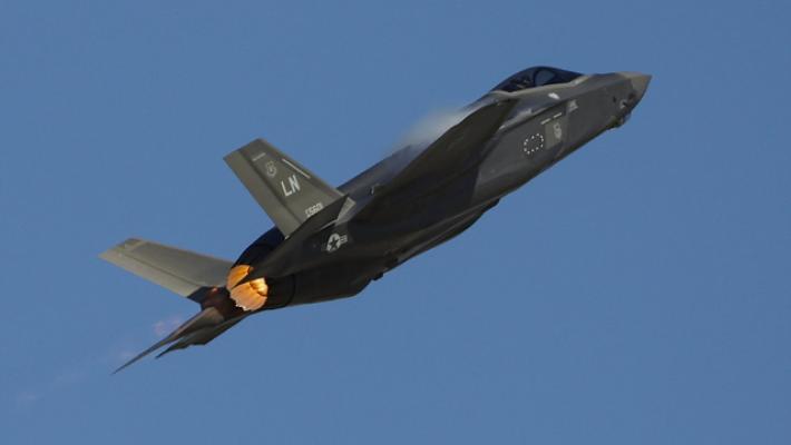 Siria, 'nei raid uccisi almeno 5 membri dell'Isis'