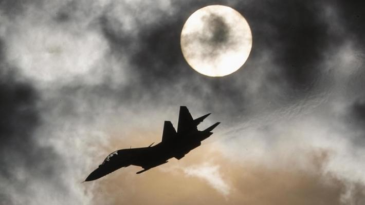 Kiev, 'droni su un aeroporto militare russo in Crimea, colpiti due caccia'