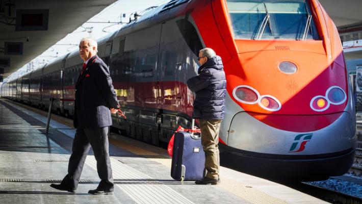 Porte del treno si chiudono, bimba di 2 anni resta in banchina a Lodi