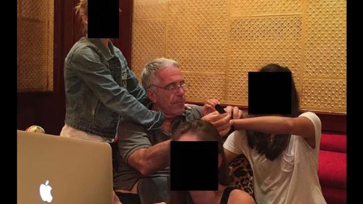 Il dipartimento di Giustizia ripubblica 119 pagine dei file Epstein senza omissis