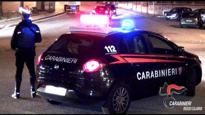 Rapina al mercato ortofrutticolo, commerciante ferito da colpo di pistola