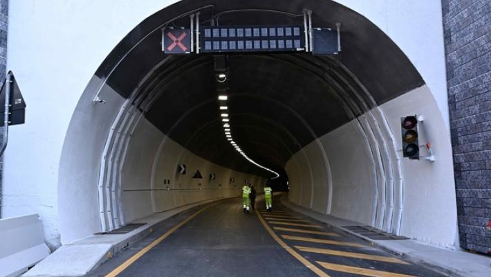 Maltempo, chiude per la neve il tunnel di Tenda