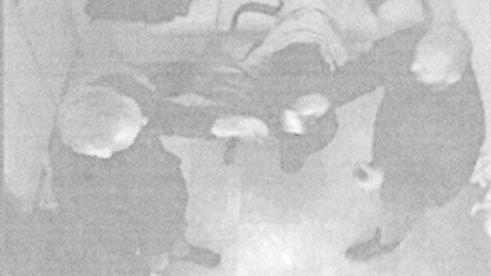 Mazzette per accelerare il rilascio delle salme, in due ai domiciliari