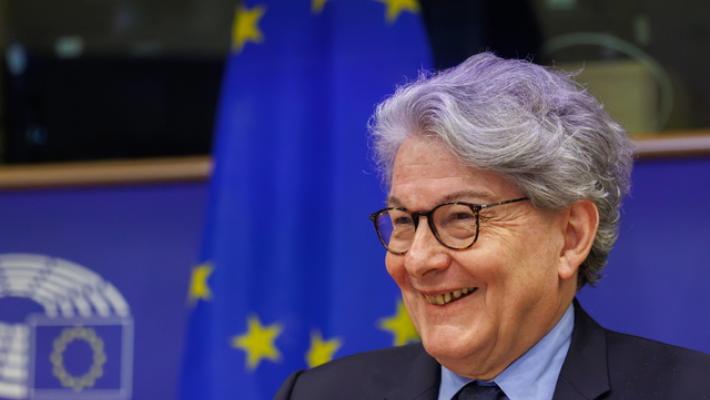 La politica francese fa quadrato intorno a Breton, 'l'Ue non &egrave; una colonia di Trump'