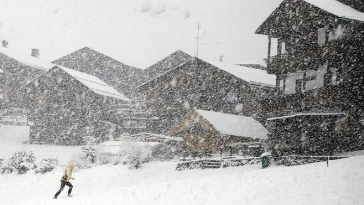 A Natale neve in montagna, vento e piogge battenti in pianura