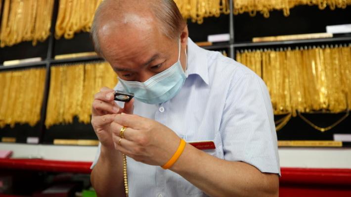 Oro sopra i 4.500 dollari in Asia sull'onda del taglio dei tassi Usa