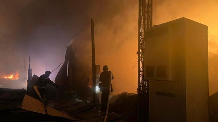 Allarme aereo in tutta l'Ucraina, 'potenti esplosioni a Kiev'