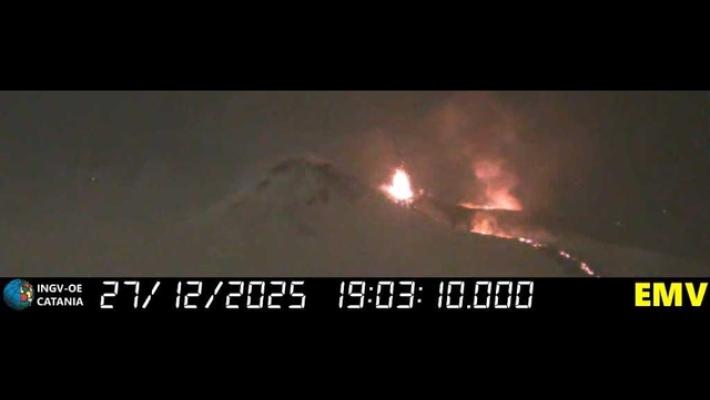 Ingv, forti esplosioni dal cratere di Nord-Est dell'Etna