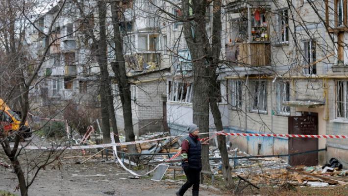 Danni da bombardamenti e feriti nella notte nella regione di Kiev