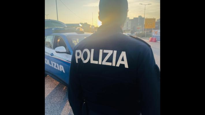 Investono un 35enne con l'auto rubata, denunciati tre minori