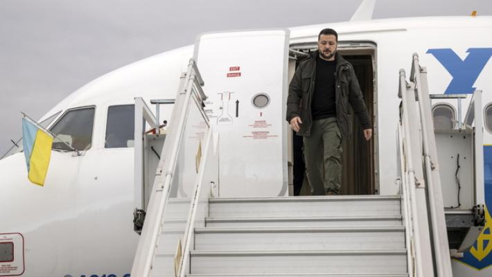 Zelensky &egrave; arrivato in Florida per l'incontro con Trump