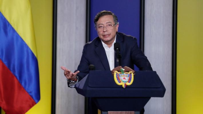 Il presidente colombiano riorganizza i vertici militari in vista del 2026