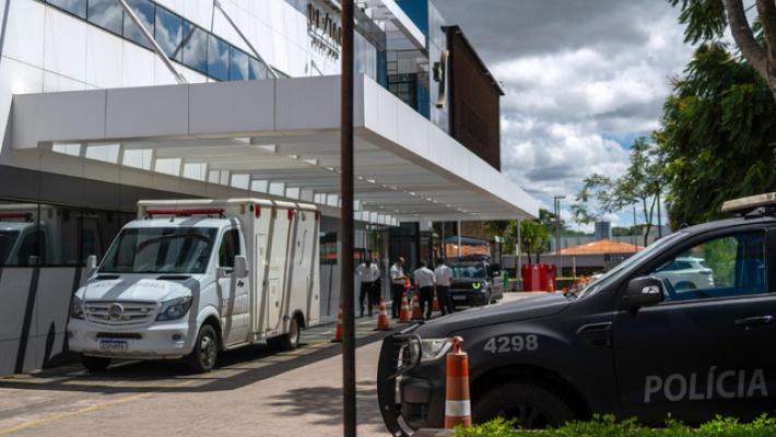 Bolsonaro torna in sala operatoria per una nuova crisi di singhiozzo