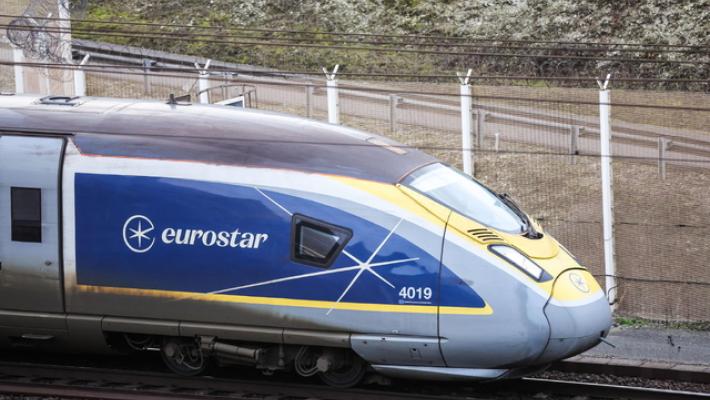 Eurostar esorta passeggeri a non viaggiare, gravi disagi nel tunnel della Manica