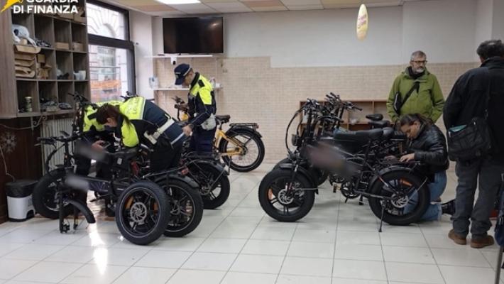 Sequestrate 295 bici elettriche a Verona per irregolarit&agrave;