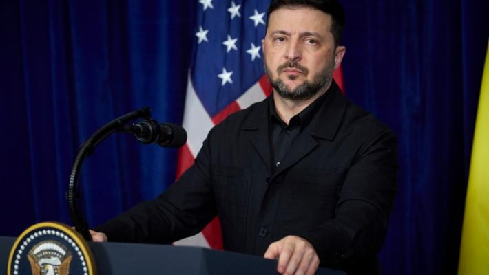 Zelensky, 'crediamo nella pace e combattiamo per lei'