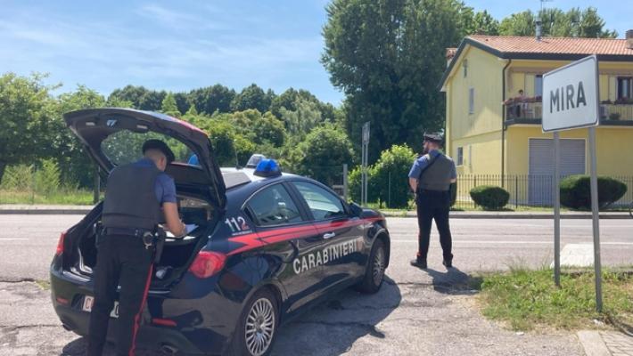 Cadavere di un giovane nel veneziano, ha una ferita alla tempia