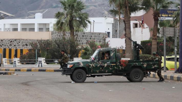 In Yemen, Hadramawt tenta di riprendere il controllo delle basi militari