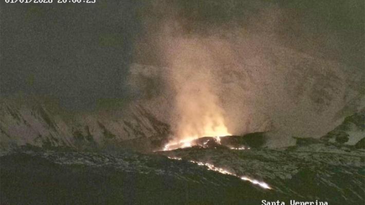 Etna: vulcanologo Ingv, colata spettacolare ma lontana dai paesi