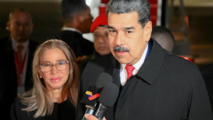 'Maduro e la moglie prelevati dalla loro camera da letto'
