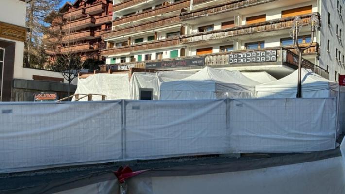 Crans-Montana, pm 'incendio provocato da fontane pirotecniche'