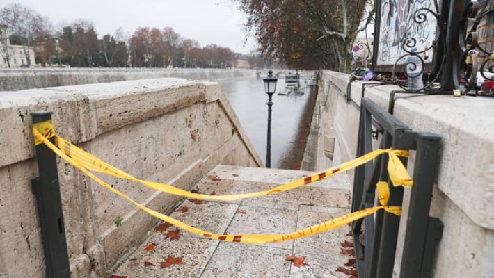 Maltempo: banchine chiuse per motivi di sicurezza sul Tevere a Roma
