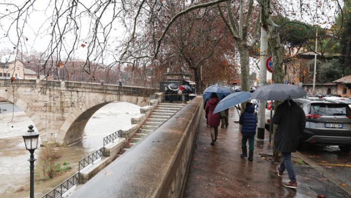Allerta meteo a Roma, chiusi parchi e cimiteri per l'Epifania