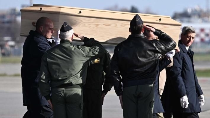 Crans-Montana, arrivata a Genova la salma di Emanuele Galeppini