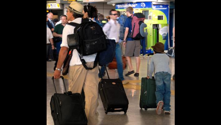 Morta in vacanza alle Canarie, la madre: 'voglio sapere perch&eacute;'