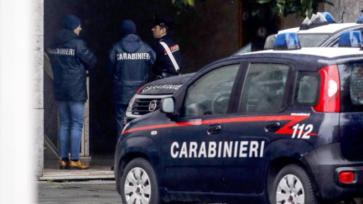 Difende un amico da rapina, quindicenne accoltellato a Milano