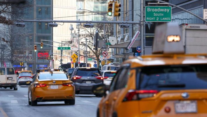 Primo anno di tassa sul traffico a New York, 27 milioni di auto in meno