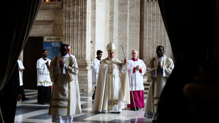 Il Papa, cercare la pace significa proteggere i pi&ugrave; fragili