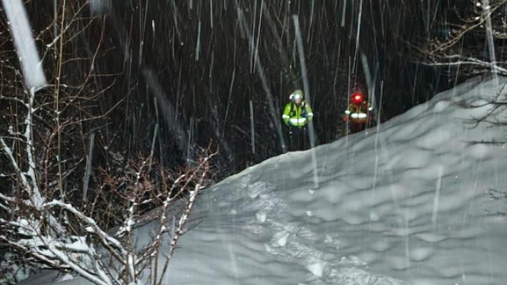 Escursionista bloccato da neve e buio in un rifugio, soccorso durato 7 ore
