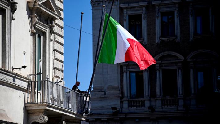 Mattarella, 'il Tricolore incarna unit&agrave;, libert&agrave;, democrazia e coesione'