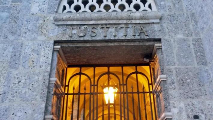 Ucciso dopo una lite per il parcheggio, l'arrestato resta in carcere per omicidio