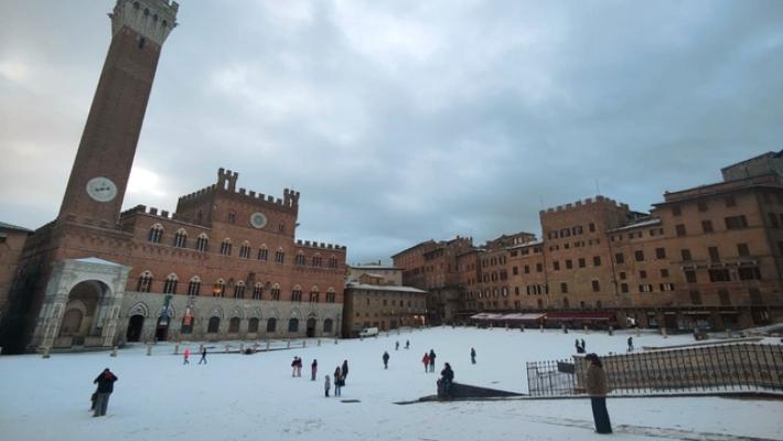 Nevicata a Siena, tutte le scuole chiuse