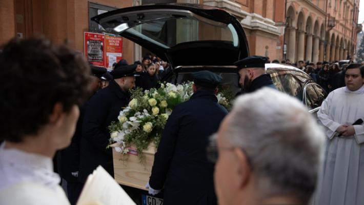 Crans-Montana, la Procura di Bologna fa riesumare la salma di Tamburi