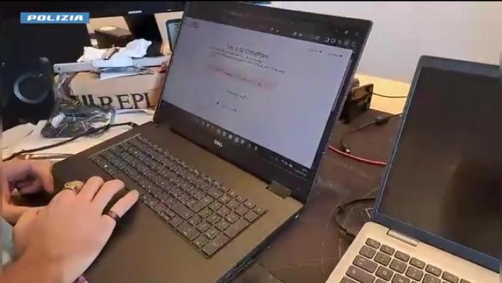 Indagati i gestori del gruppo social sessista 'Mia Moglie'