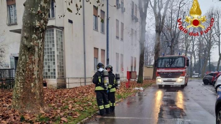 Incendio all'ospedale Sacco di Milano, evacuati i pazienti