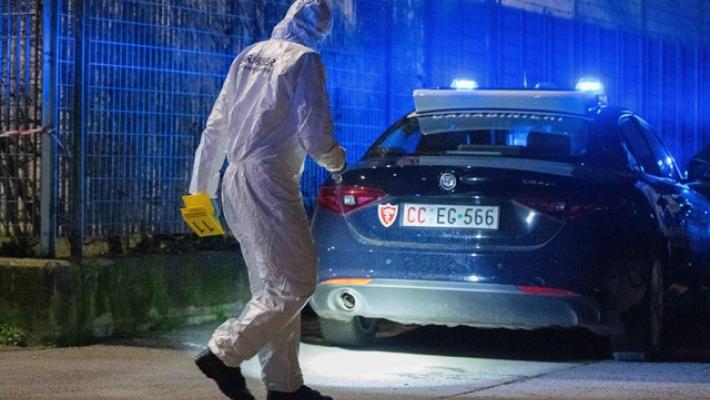 Uomo di 70 anni trovato ucciso con una coltellata in casa a Milano, giovane arrestato