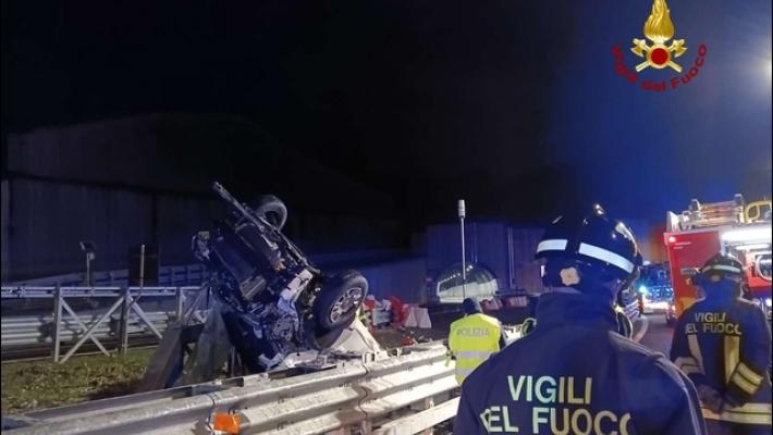 Auto si ribalta in A10, quattro feriti di cui uno grave
