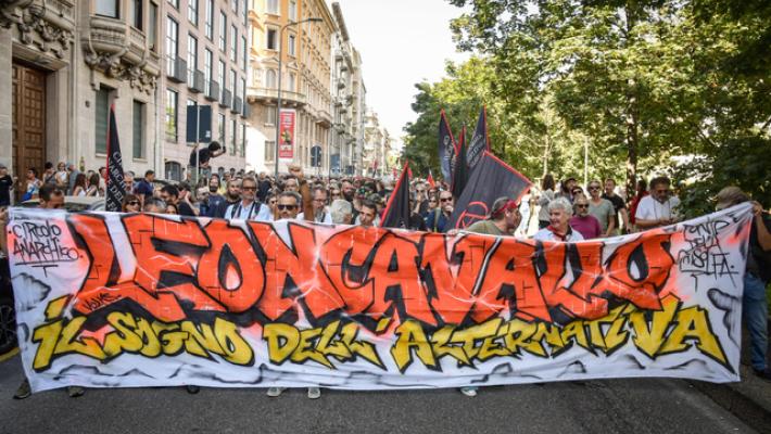 Antagonisti Milano occupano ex scuola e si riuniscono in assemblea