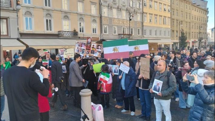 Manifestazione a Trieste per la libert&agrave; in Iran