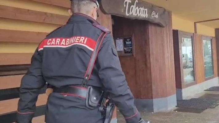 Carenze antincendio e violenta lite, chiusa discoteca a Sestriere
