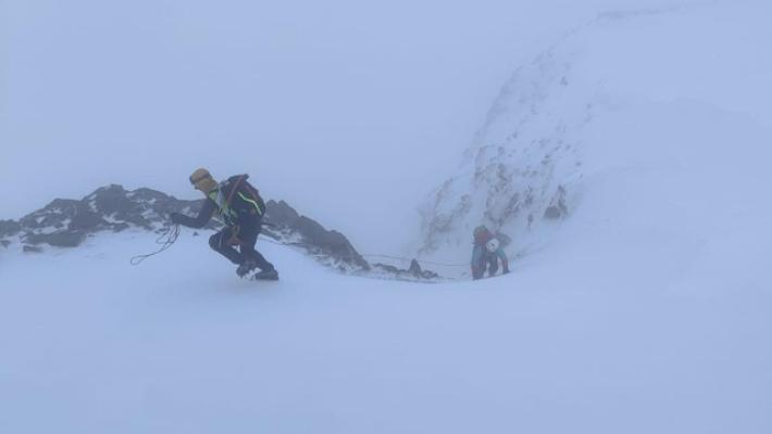 Valanga sul Monte Bianco, operazione di recupero per quattro sciatori