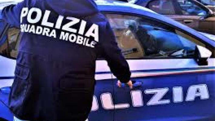 Spari nel quartiere Sanit&agrave; di Napoli, due giovani feriti